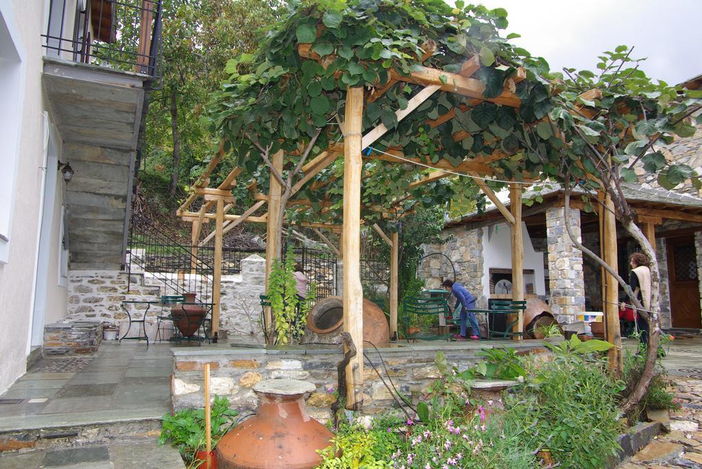 Sabouko Guest House Vizitsa Esterno foto
