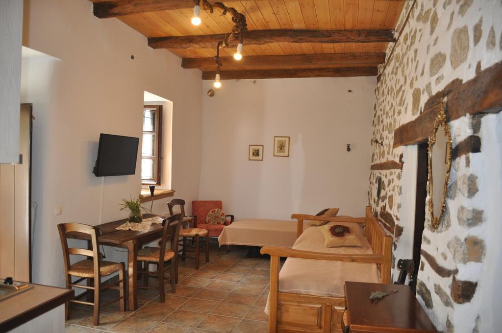 Sabouko Guest House Vizitsa Esterno foto