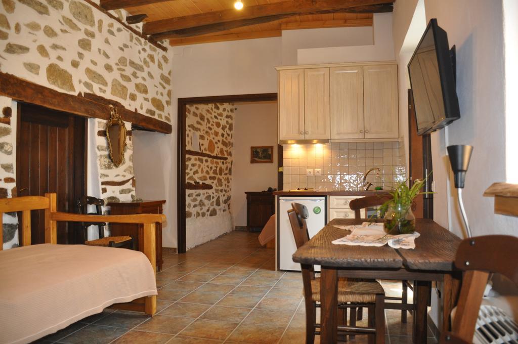 Sabouko Guest House Vizitsa Esterno foto