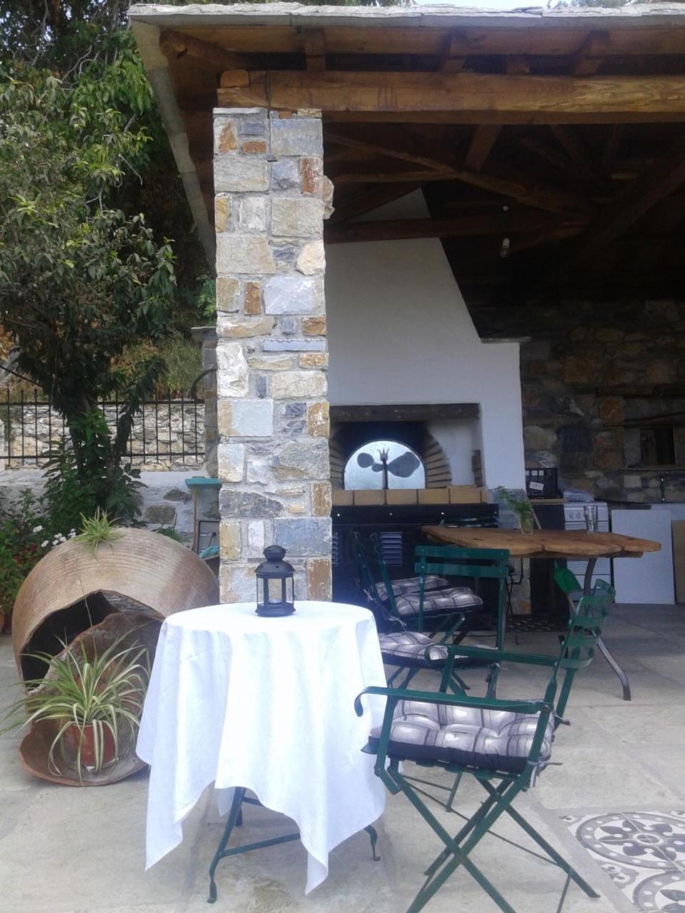 Sabouko Guest House Vizitsa Esterno foto